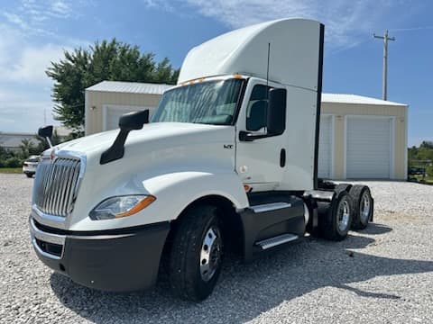 2021 International LT625 w/6 Month/15,000 mile engine, aftertreatment , trans and rears. Gret Financing available